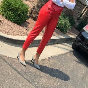 Cuire rouge pantalon